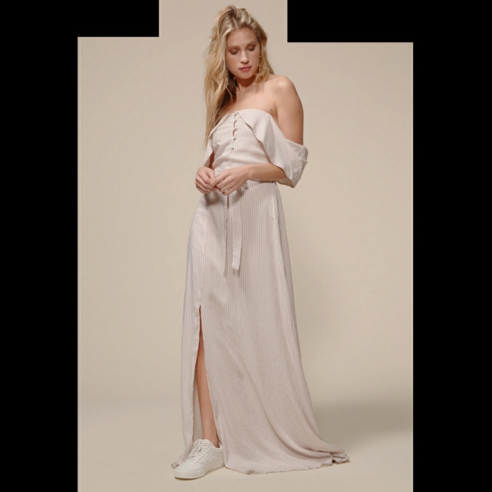 4si3nna off shoulder maxi dress M